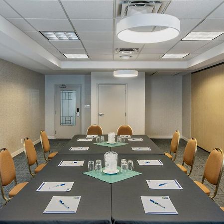 Holiday Inn Express & Suites Medicine Hat By Ihg Buitenkant foto