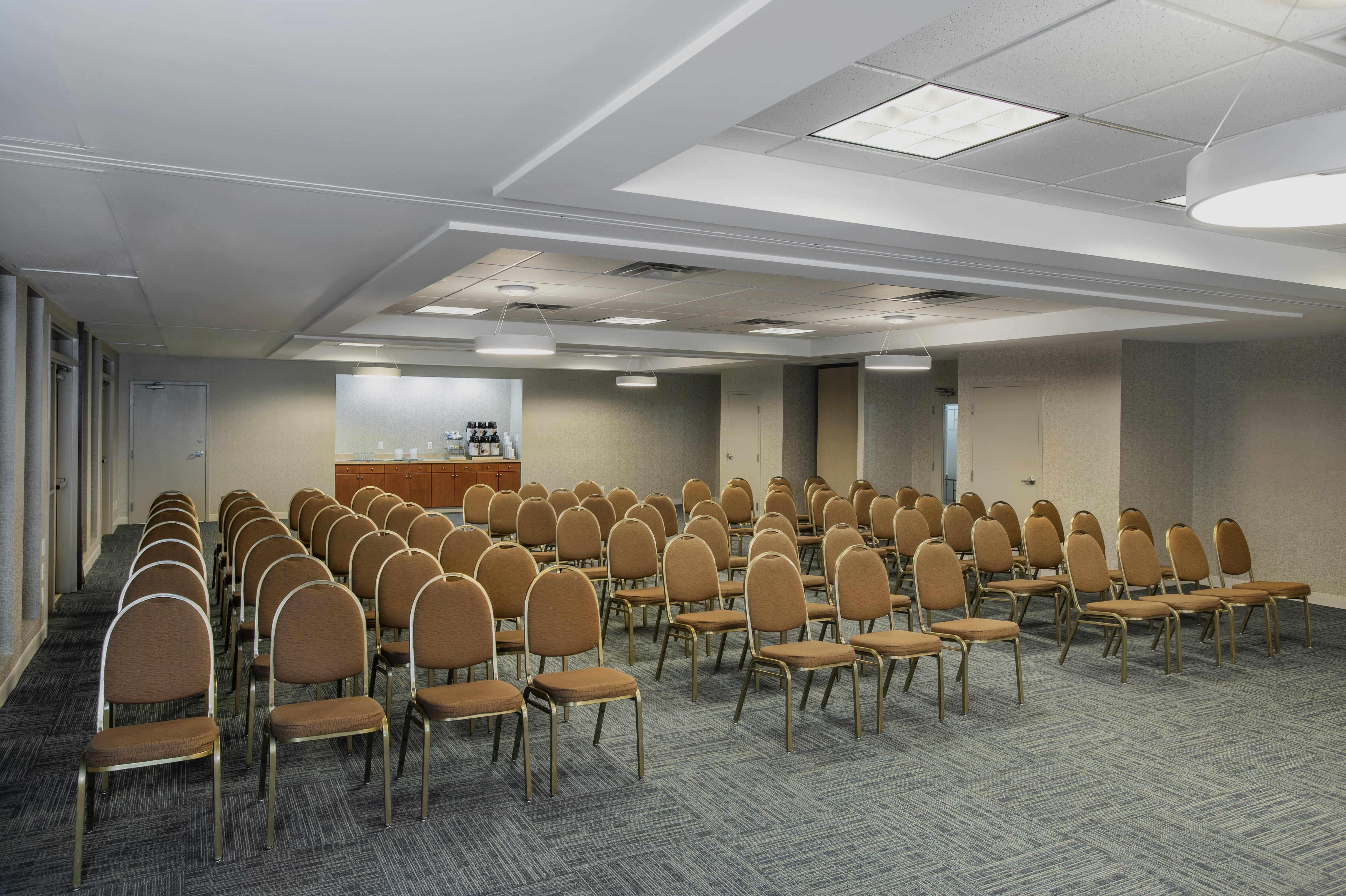 Holiday Inn Express & Suites Medicine Hat By Ihg Buitenkant foto