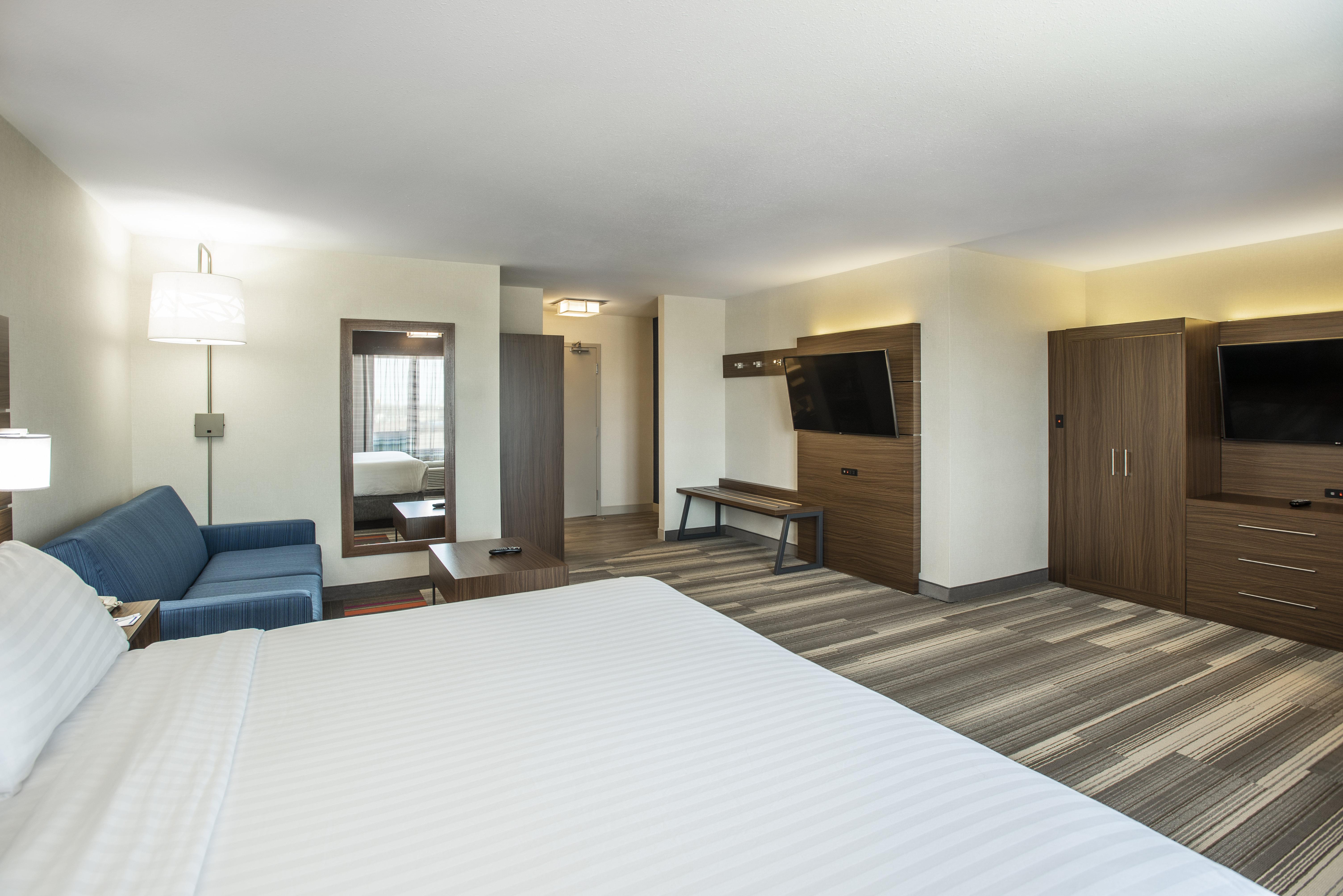 Holiday Inn Express & Suites Medicine Hat By Ihg Buitenkant foto