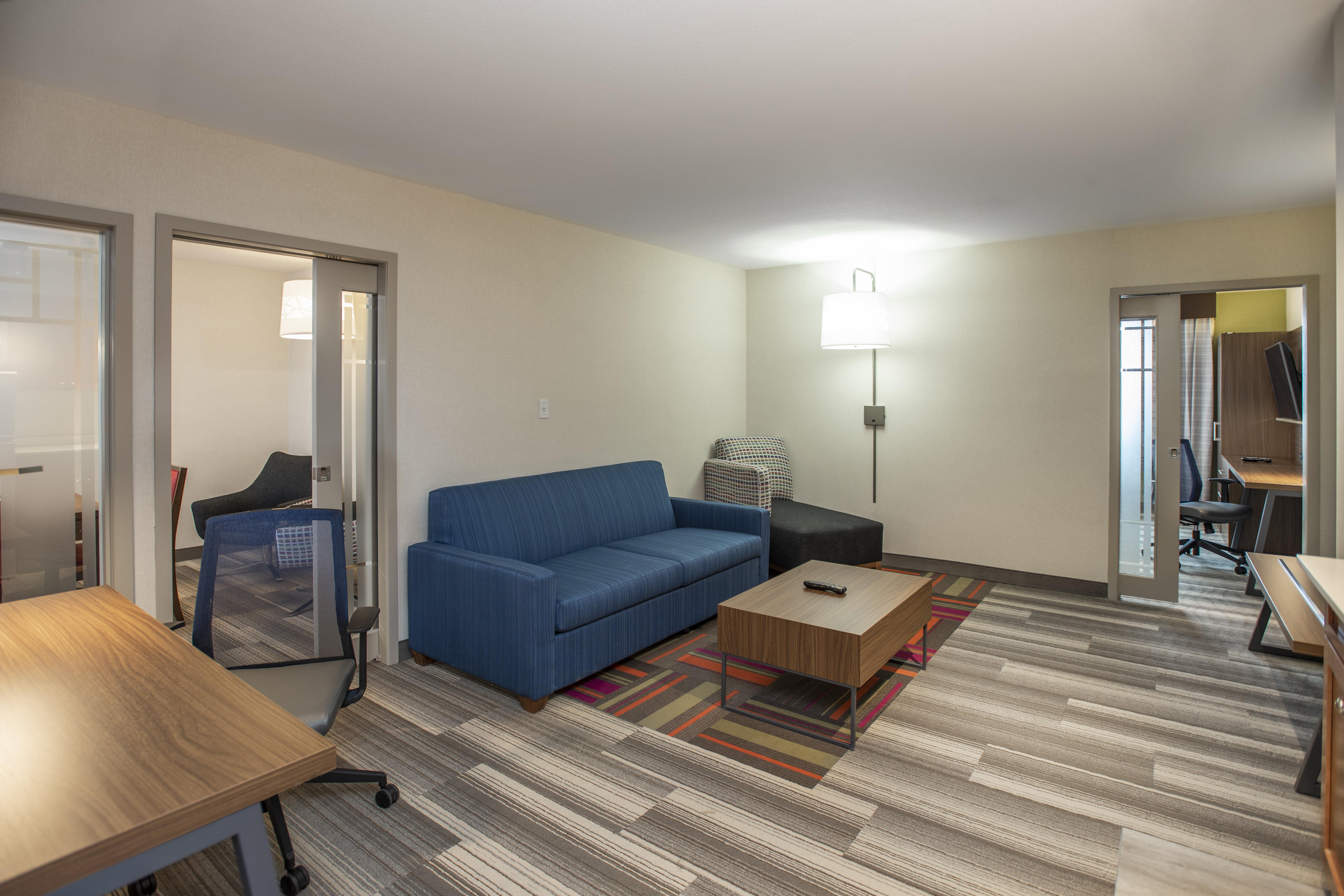 Holiday Inn Express & Suites Medicine Hat By Ihg Buitenkant foto