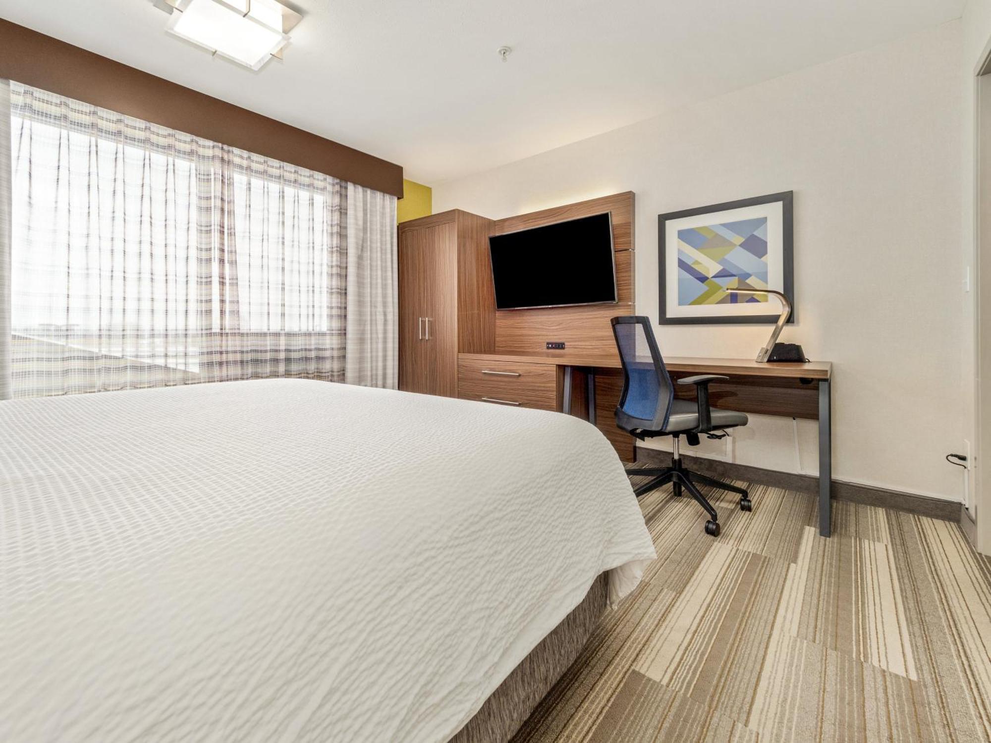 Holiday Inn Express & Suites Medicine Hat By Ihg Buitenkant foto