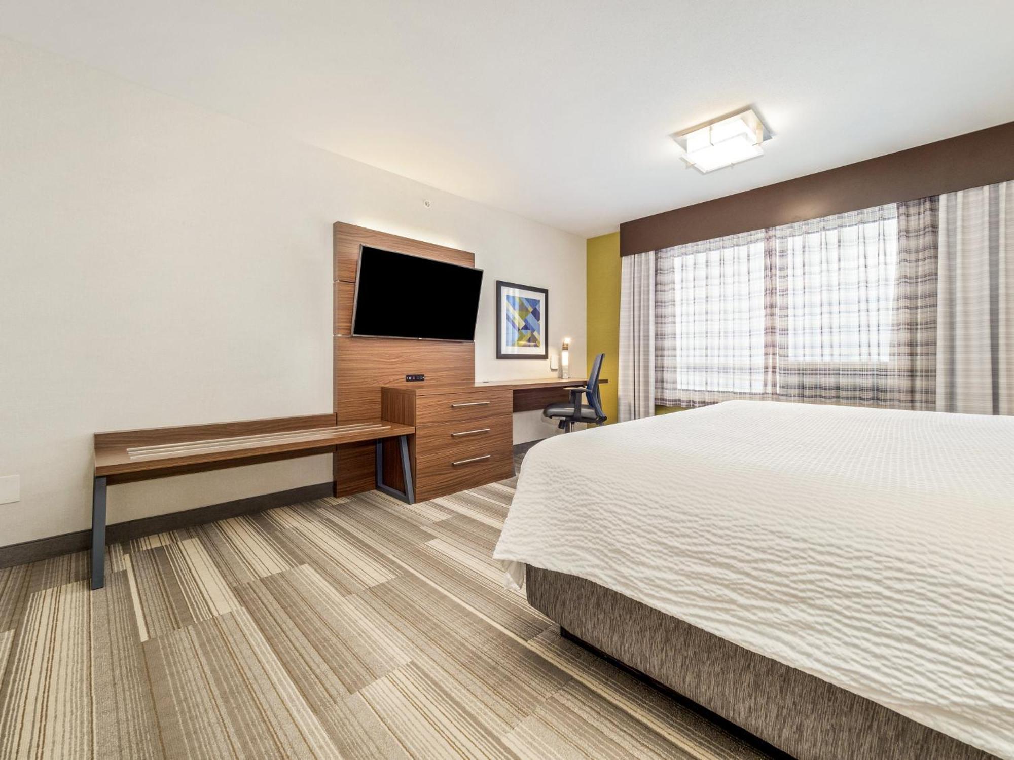 Holiday Inn Express & Suites Medicine Hat By Ihg Buitenkant foto