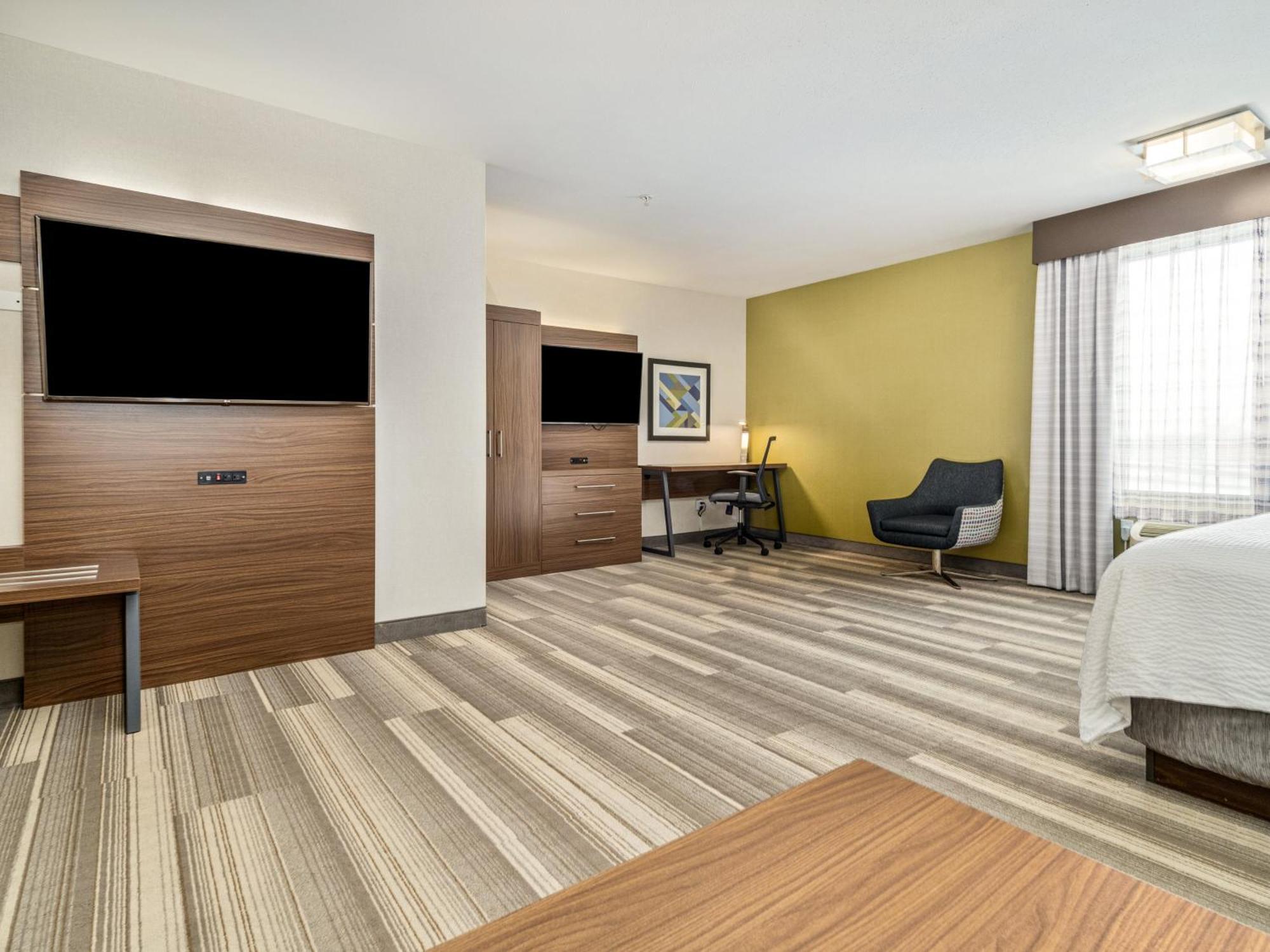 Holiday Inn Express & Suites Medicine Hat By Ihg Buitenkant foto