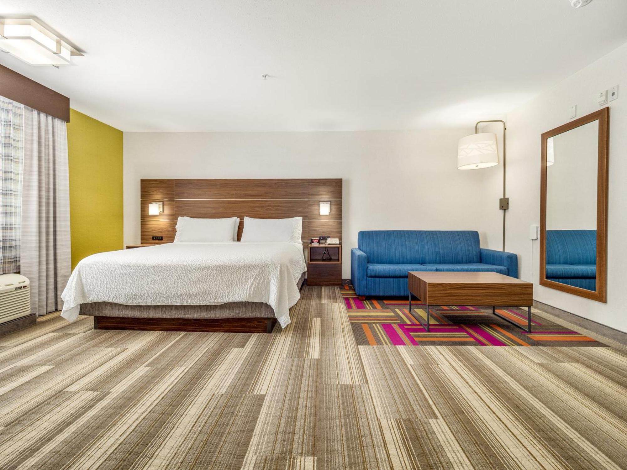 Holiday Inn Express & Suites Medicine Hat By Ihg Buitenkant foto