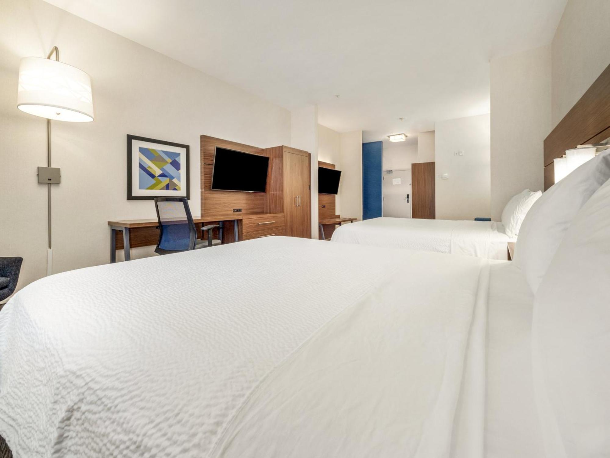 Holiday Inn Express & Suites Medicine Hat By Ihg Buitenkant foto