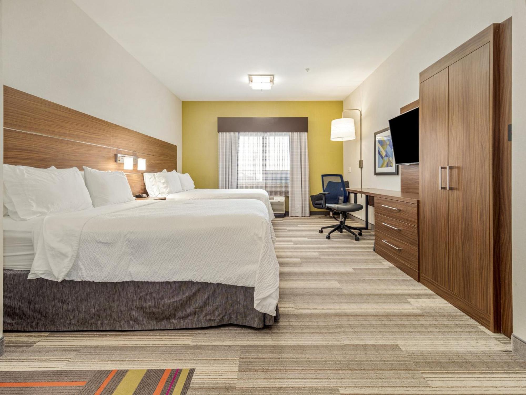 Holiday Inn Express & Suites Medicine Hat By Ihg Buitenkant foto