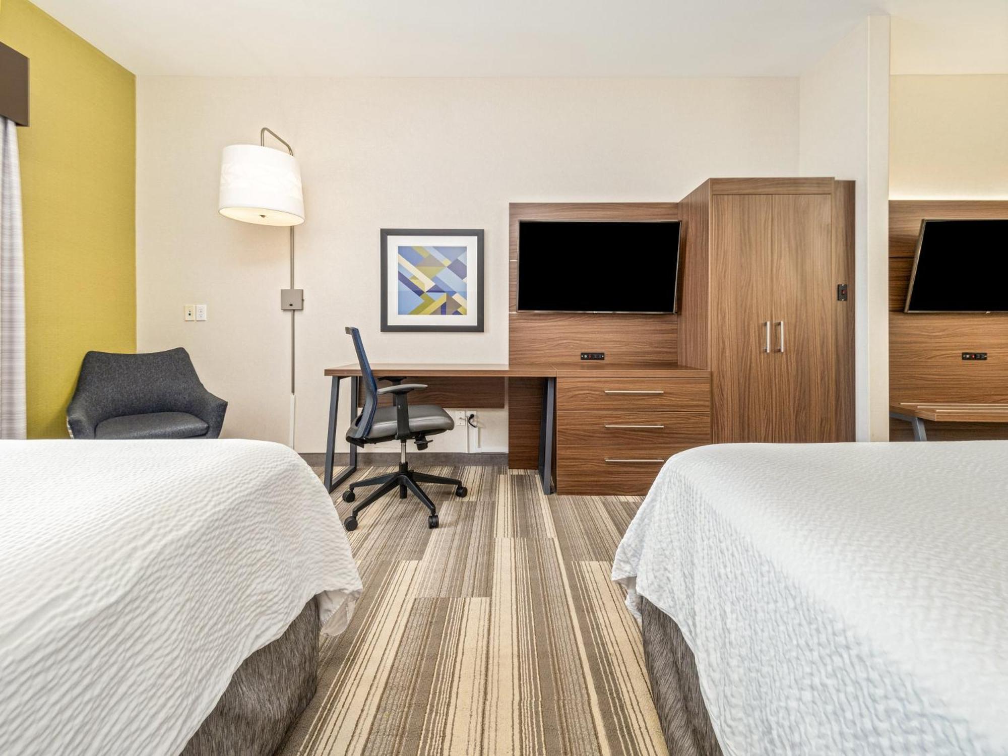 Holiday Inn Express & Suites Medicine Hat By Ihg Buitenkant foto