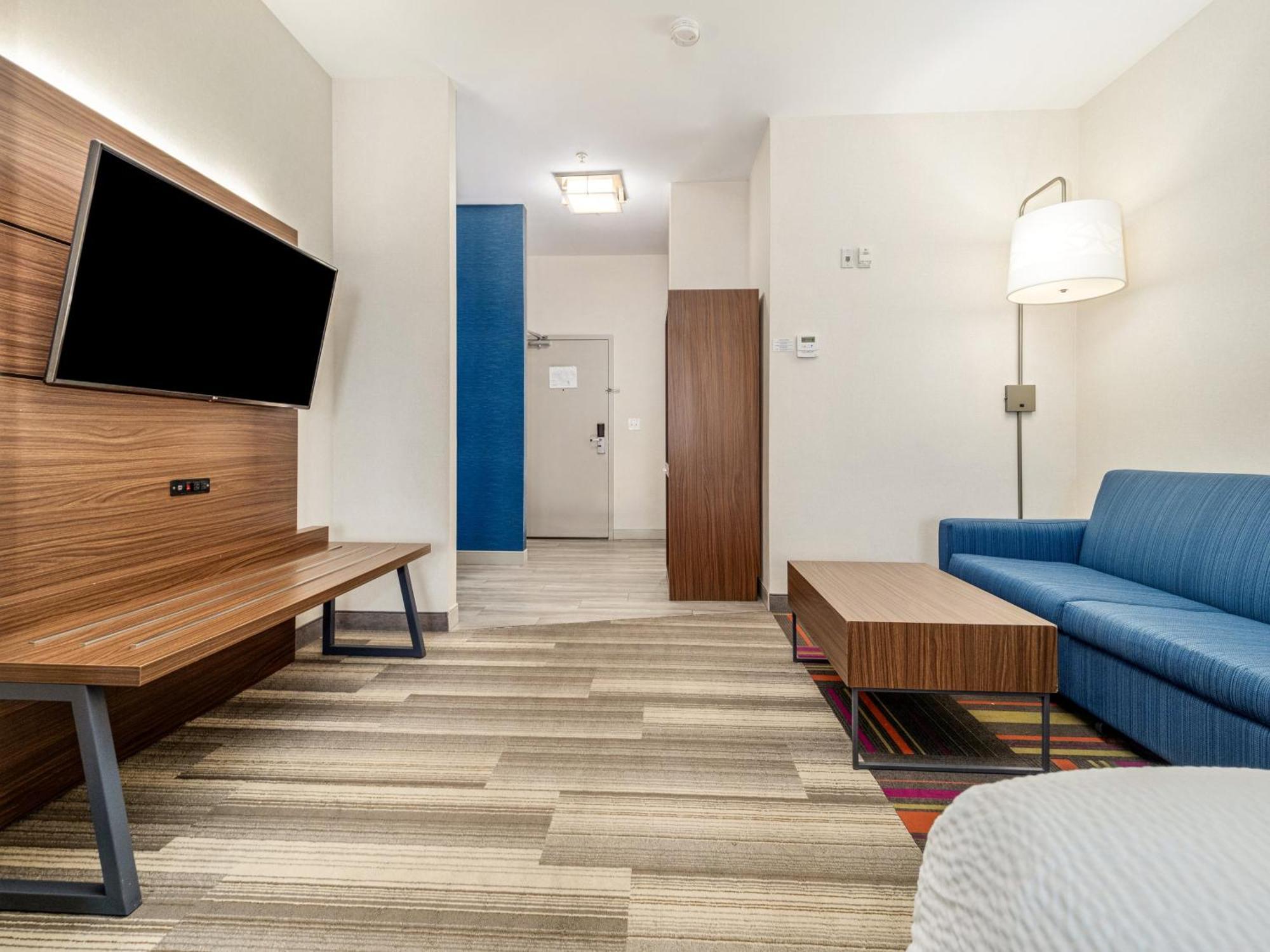 Holiday Inn Express & Suites Medicine Hat By Ihg Buitenkant foto