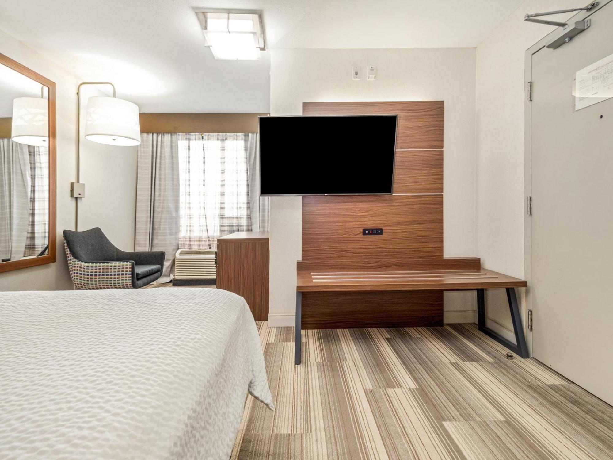 Holiday Inn Express & Suites Medicine Hat By Ihg Buitenkant foto